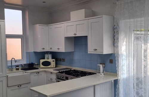 Haydock House | 8 Guests - Free Parking - Full Equipped House