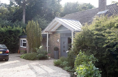 Woolbeding Apartment | 9 Elmleigh