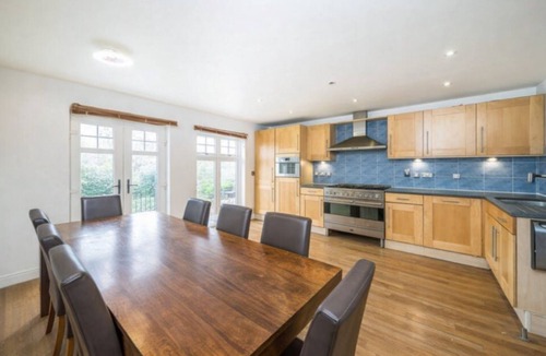 Croham House | A 6 bedroom townhouse in Greater London, 25 minutes by train from London Bridge.