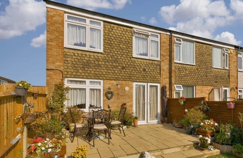 Epsom House | A Beautiful Accommodation in Quiet Area