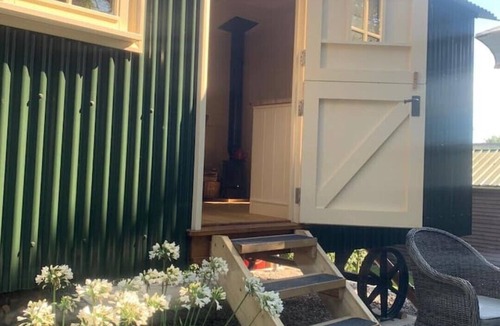 Hope Cottage | A Beautiful Shepherd's hut in a Stunning Location Near Castleton, Peak District
