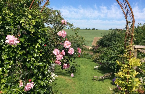 Witney Cottage | A cosy Cotswold cottage near Blenheim Palace, Oxford,