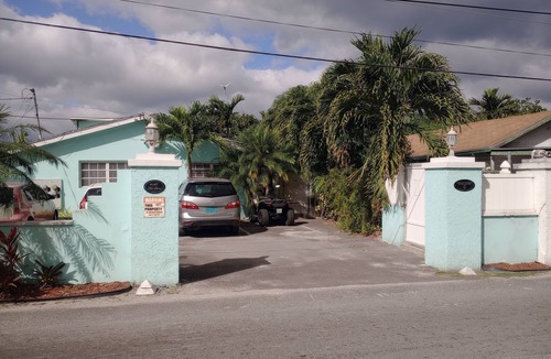 Downtown Nassau Apartment | A Cozy well equiped apartment