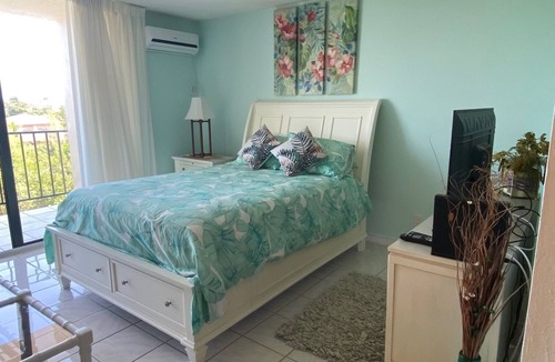 Williams Town Apartment | A little piece of paradise is waiting for you , 1 minute walk to pool and ocean