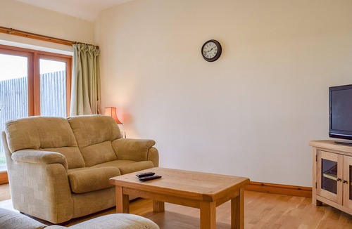 Twywell Cottage | A lovely spacious holiday home surrounded by lakes and countryside, a real getaway from it all.
