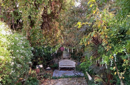 Ravenscourt Park Cottage | A pretty cottage in West London