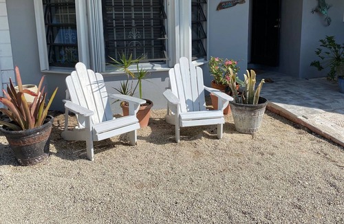 Lucaya Cottage | A quaint 2 bedroom cottage minutes from the beach and Port Lucaya.