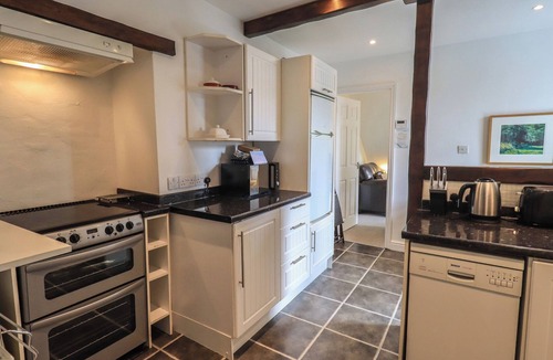 Staveley Cottage | A River Runs By