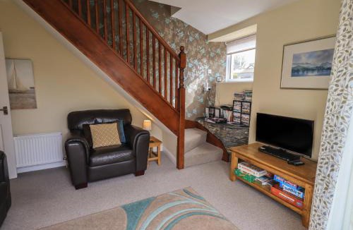 Staveley House | A River Runs By