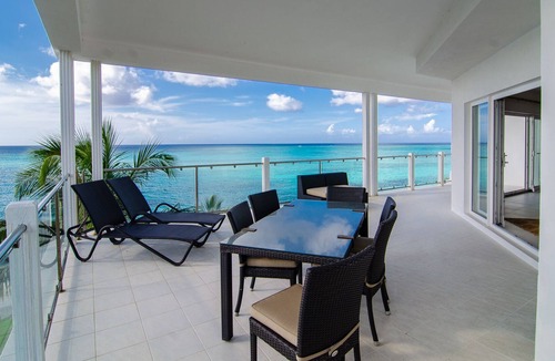 Westwind Apartment | A SCENIC New Beachfront Listing in The Bahamas! 3W