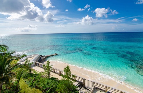 Westwind Apartment | A SCENIC New Beachfront Listing in The Bahamas! 3W