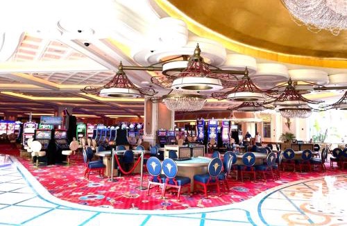 Nassau Apartment | A Short Beach walk fish fry minutes to downtown