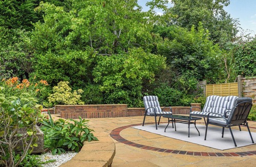 Calcot Cottage | A spacious and well presented bungalow with amazing views over Berkshire.