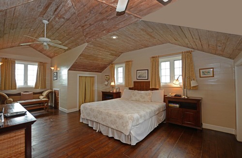 Gambier Hotel | A Stone's Throw Away