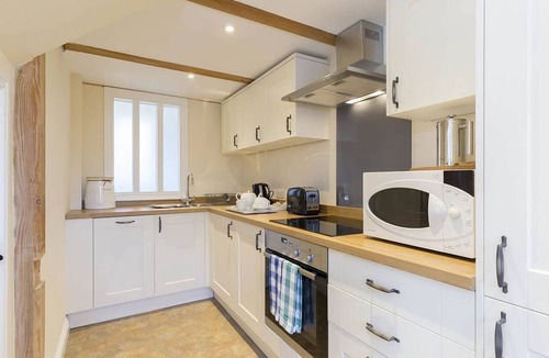 Winchcombe Apartment | A sudeley castle cottage that sleeps 4 guests in 3 bedrooms