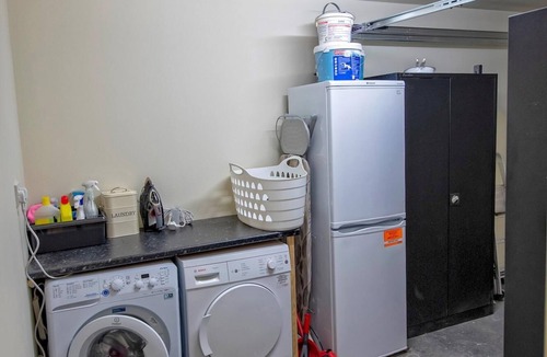 Oxford House | A Very British Place to Stay - 3 Bedrooms Central