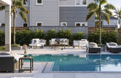 Nassau Condo | A vibrant, colorful, tropical retreat condo, 2 min drive to the beach, pool