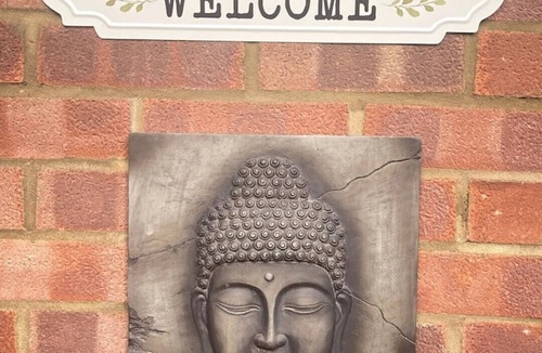 Slough House | A Warm Welcoming Cosy Bungalow, 10 mins to Windsor