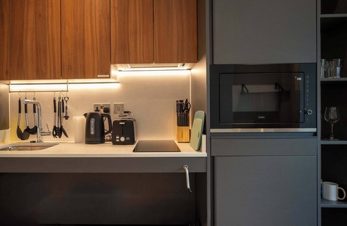 East Acton Apartment | Accessible Studio | Step-Free + Gym | StayCozy