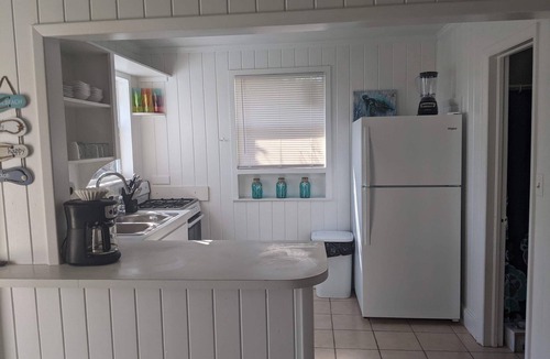 Green Turtle Cay Cottage | Adorable remodeled cottage-OCEAN FRONT on Coco Bay-15% SUMMER DISCOUNT!