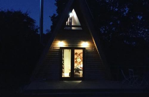 Newport Ski Chalet | Aframe Tiny Home SILVA with private hot tub
