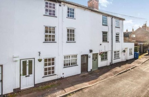 Darley Abbey Apartment | Agniti Cottage quaint historical cottage in Darley Abbey