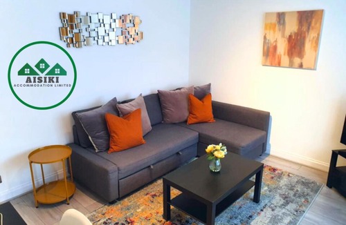 Sudbury Apartment | Aisiki Stays Apartments at Wembley, Ground Floor 2 Bedroom and 1 Bathroom Flat, King or Twin beds and Double bed with FREE Wi-Fi and PARKING