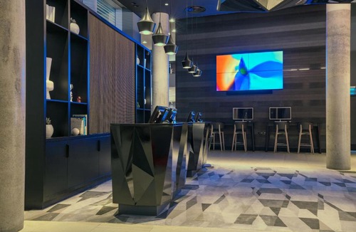 Custom House Hotel | Aloft by Marriott London Excel