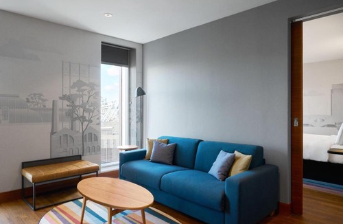 Custom House Hotel | Aloft by Marriott London Excel