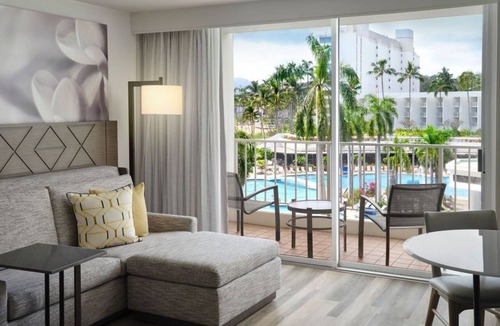 Bell Channel Bay Hotel | Aloha-Infused Luxury Hideaway! 3 Family-friendly Accommodations! Outdoor Pool!