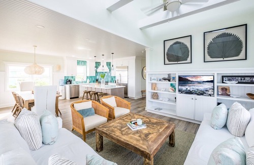 Hope Town House | Always Wendy - Luxurious Beachfront Home With Private Pool