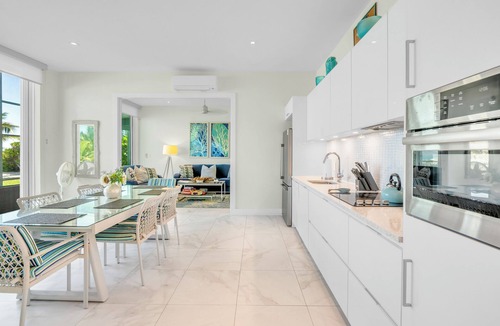 Jimmy Hill Villa | Amazing Beachfront Villa on 2 miles beach with turquoise water and white sand!
