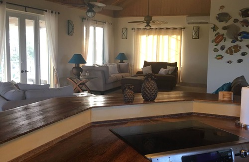 William's Town House | Amazing Tropic Of Cancer Beach Area Enjoy Sea Breeze