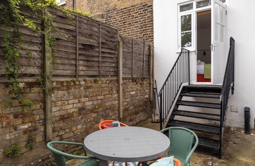 Canonbury Apartment | Amazingly Beautiful 3 BR Flat For Large Groups