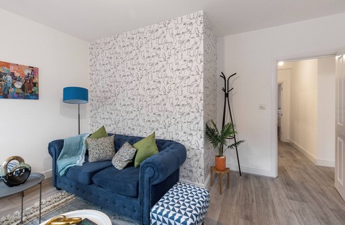 Canonbury Apartment | Amazingly Beautiful 3 BR Flat For Large Groups