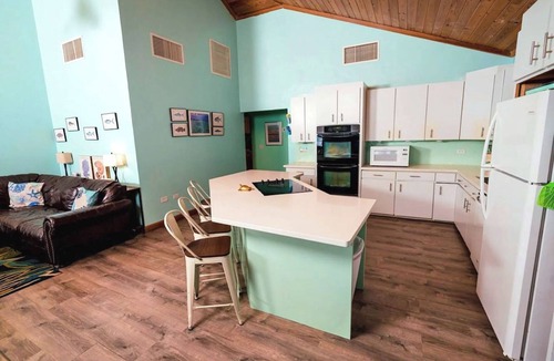 Spanish Wells House | Amberjack House - 3 Bdr On Beach/Golf Cart Included!