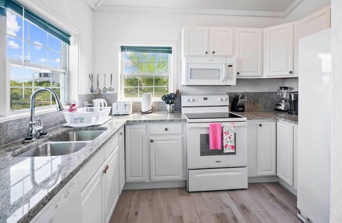 George Town House | Anchorage Villa: New Heated Pool! Spacious w/OceanViews, Steps to Beach!