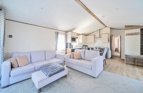 Great Billing Cottage | AQUADROME ABODE - BILLING AQUADROME in Billing Aquadrome Holiday Park