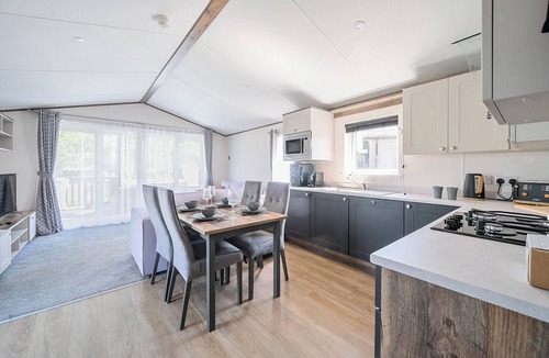 Great Billing Cottage | AQUADROME ABODE - BILLING AQUADROME in Billing Aquadrome Holiday Park