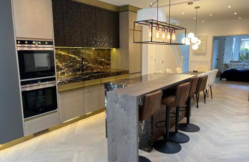 Littlehampton House | Architect Designed Town House Near Beach