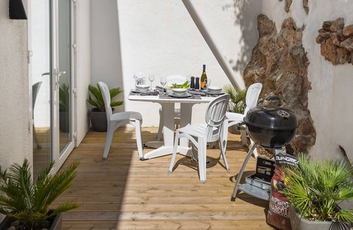 Torquay City Centre Apartment | Architect Designed Luxury 2 BEDROOM 5 STAR SUITE