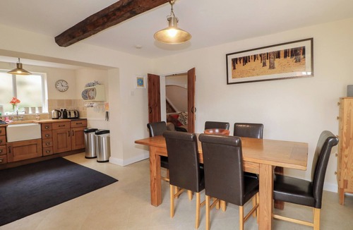 Alton Cottage | ASH HOUSE, pet friendly, character holiday cottage in Alton
