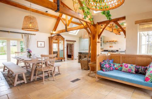 Leafield House | Ashworth House
