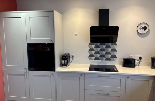 Huntingdon House | Aspen free parking Grade II listed 2nd floor