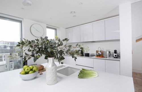 Newquay City Centre Cottage | At 1 Island Reach, you'll find yourself just steps away from pristine beaches