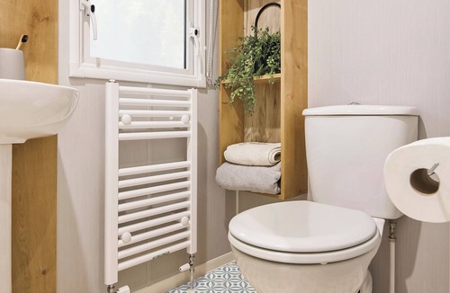 Swarland Ski Chalet | Autograph Junior Lodge 3 Bed Caravan with Hot Tub