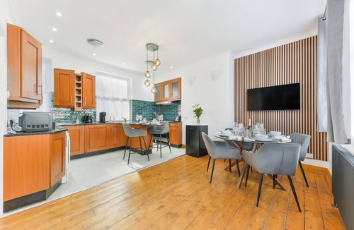 Farringdon Apartment | Avari Apartments - Hatton Collection