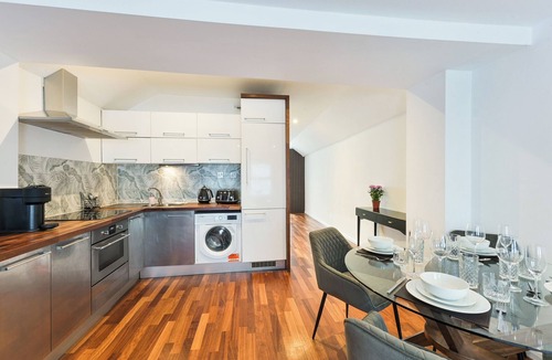 Farringdon Apartment | Avari Apartments - Hatton Collection