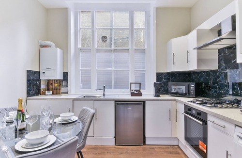 Farringdon Apartment | Avari Apartments - Hatton Collection