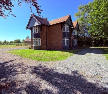 Nether Poppleton Villa | Avon Dhu 6 Bedroom Luxury Retreat Villa